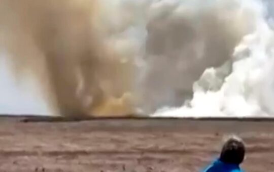Four crew members eject safely after two Navy jets crash during air show in Idaho