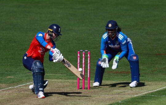 Kemp stars as England beat India by 26 runs to level three-match series 1-1