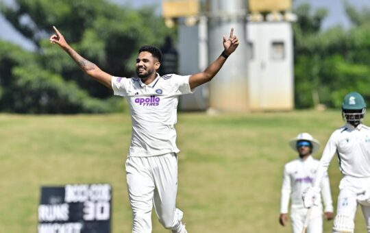Does Ranji Trophy count? Examining the logic of picking Gurnoor Brar over Auqib Nabi